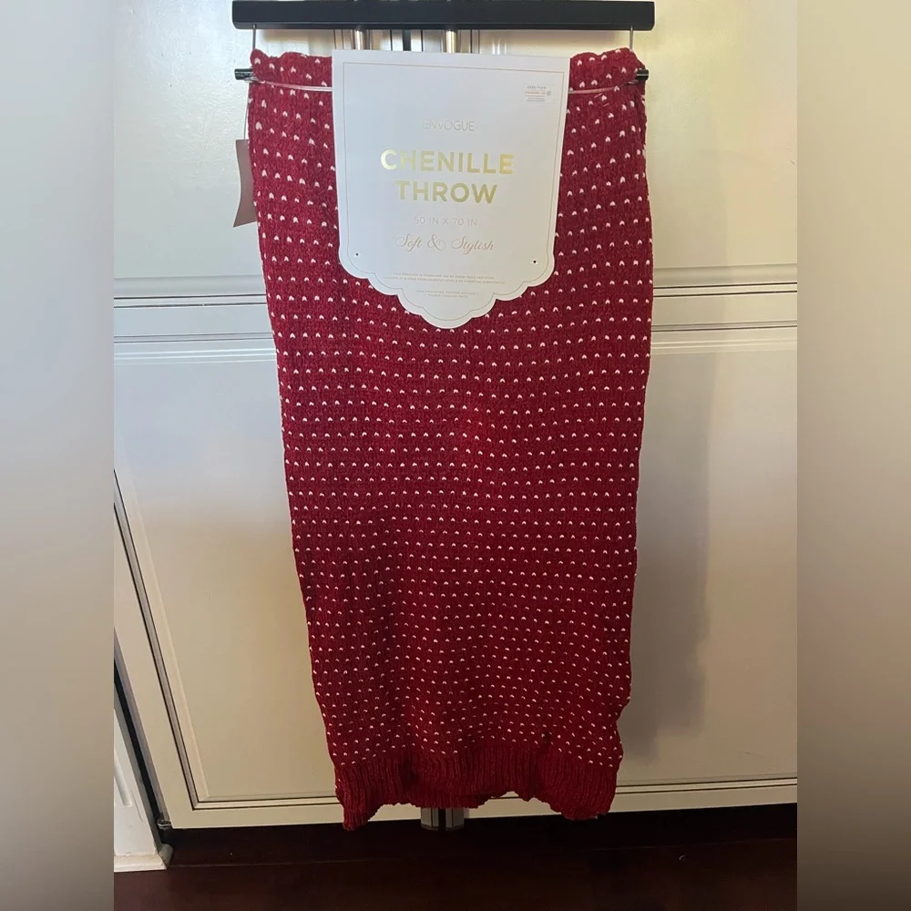 Envogue Red White Hearts Chenille Throw Blanket Valentines